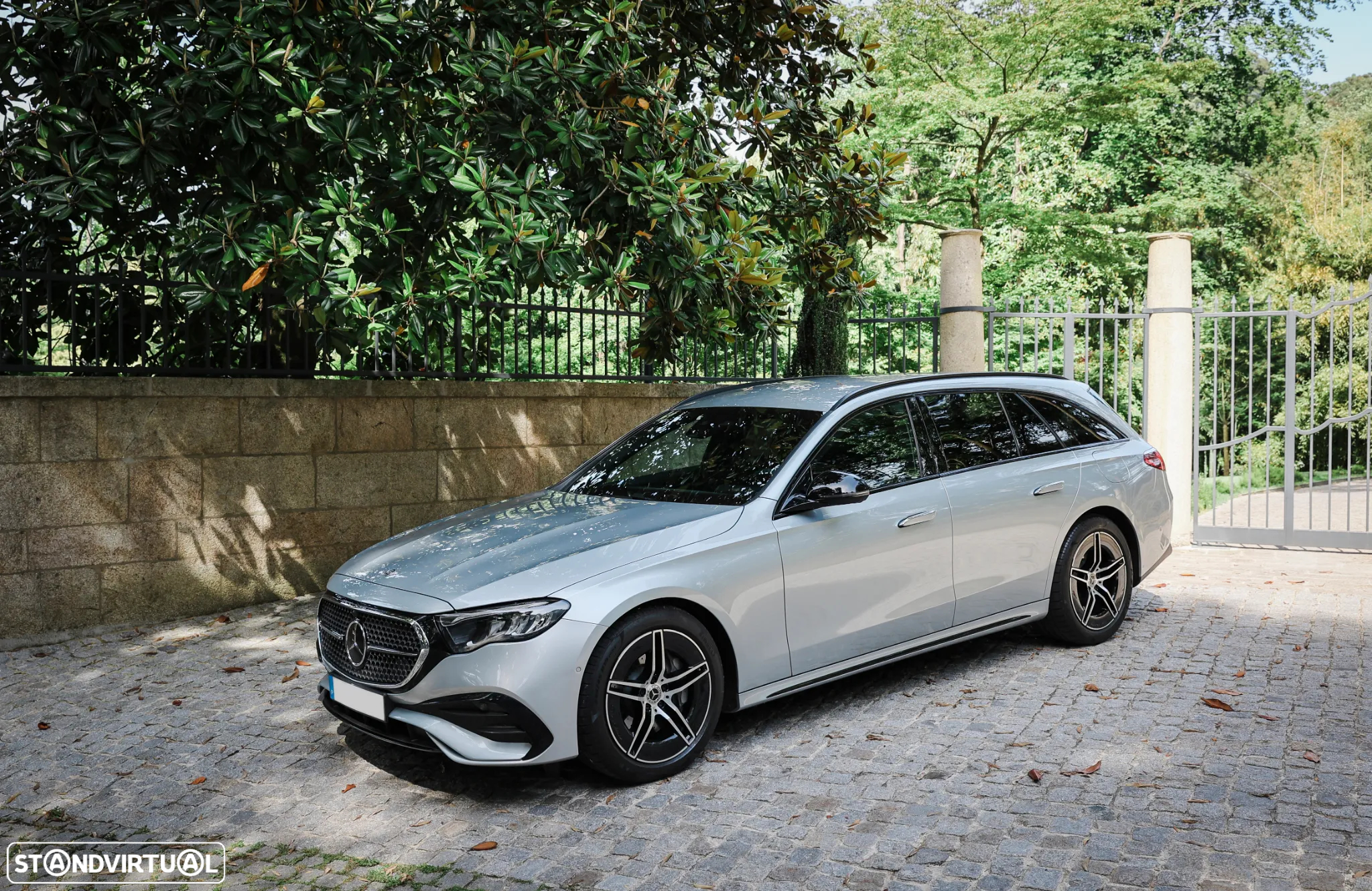 Mercedes-Benz E 300 e AMG Line - 18