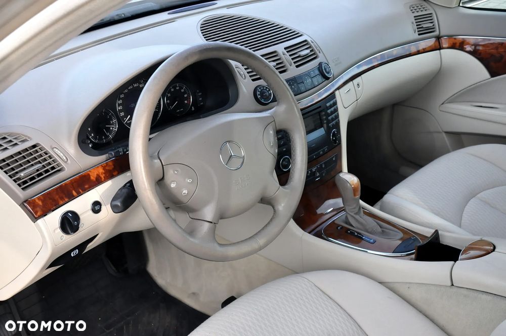 Mercedes-Benz Klasa E 320 Elegance - 20