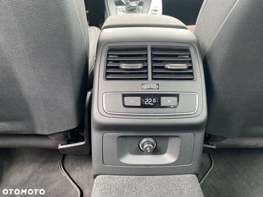 Audi A4 Limousine 35 TFSI mHEV S Line S tronic - 14