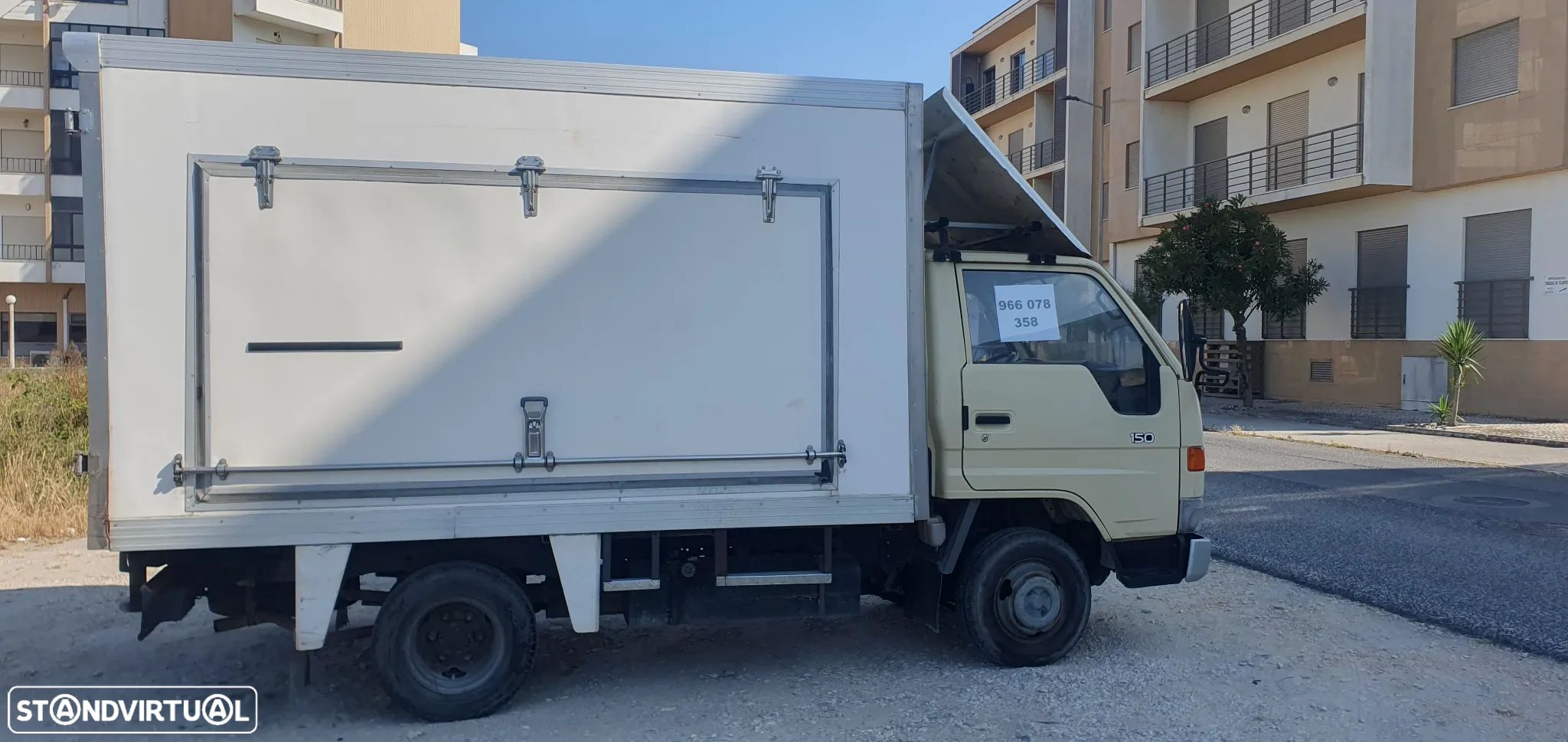 Toyota Dyna - 1