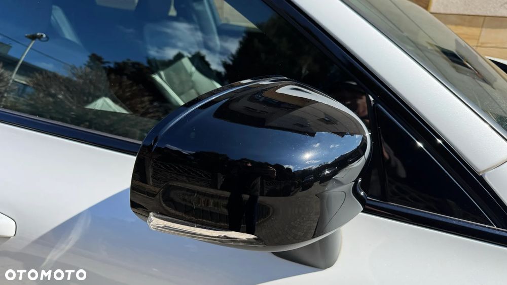 Volvo XC 60 B4 D AWD Plus Dark - 21