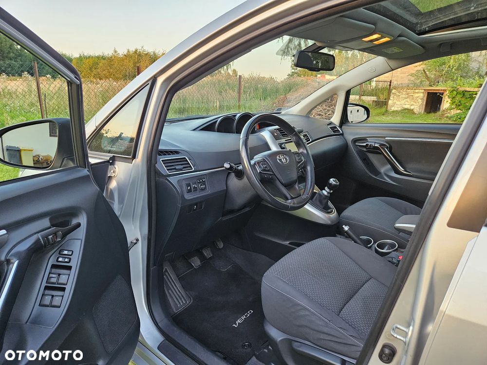 Toyota Verso 2.0 D-4D Premium 7os - 12