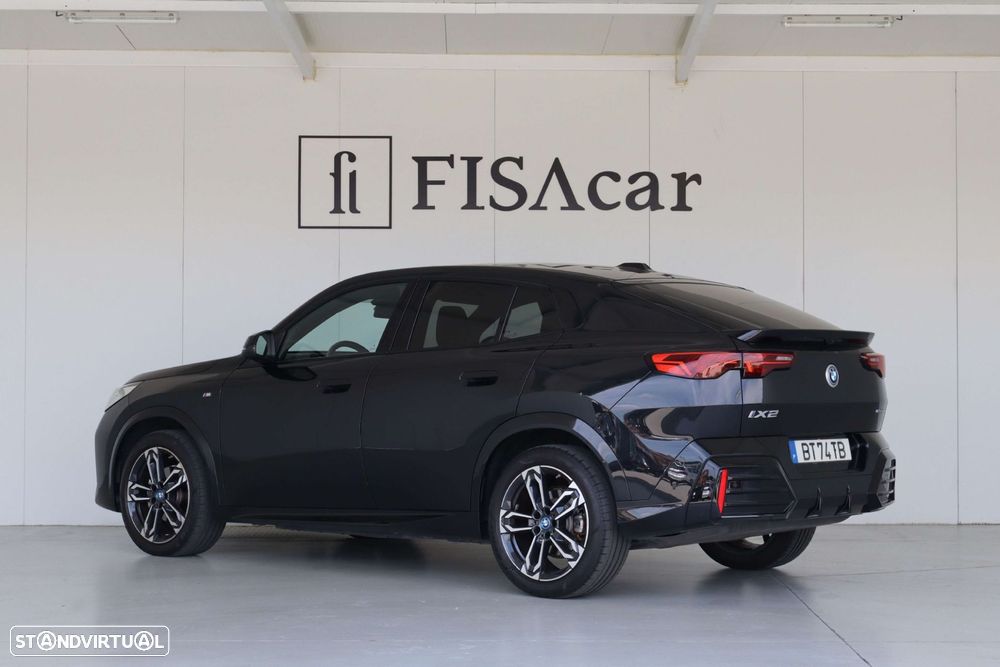 BMW iX2 eDrive20 Pack Desportivo M - 9