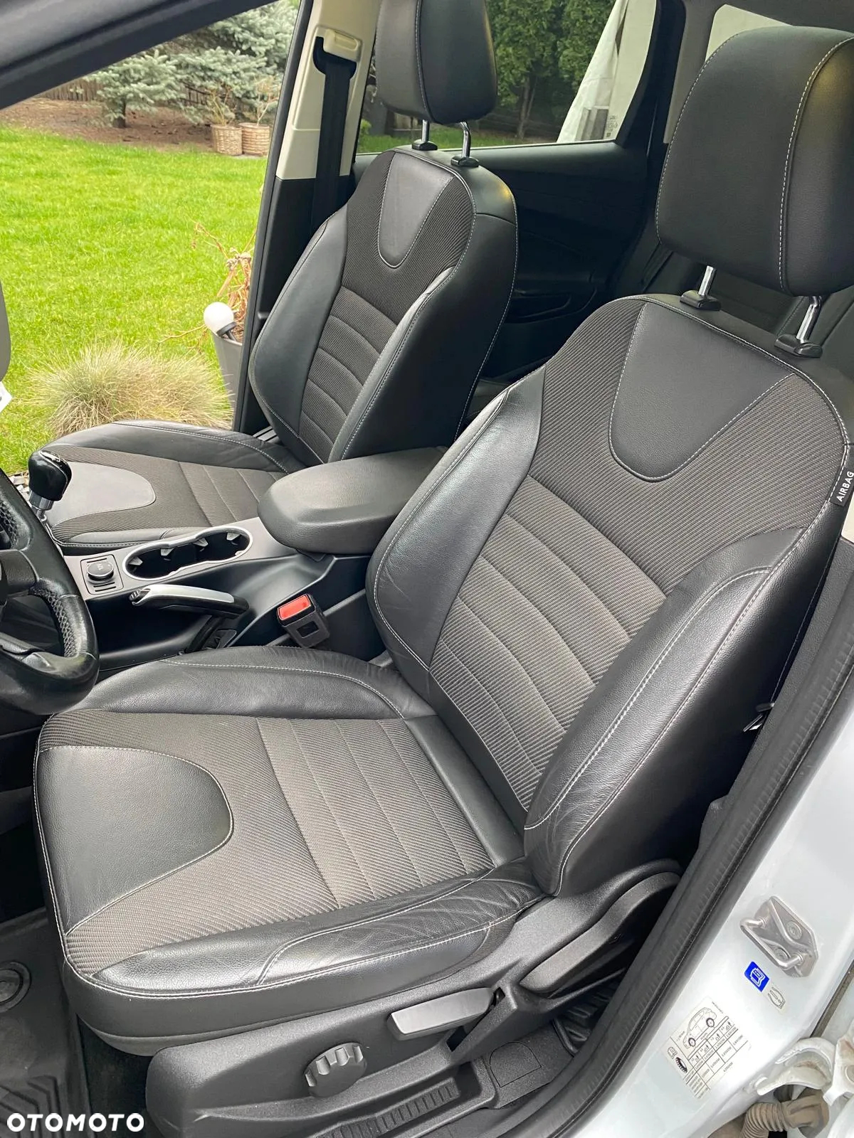 Ford Kuga 2.0 TDCi 2x4 Titanium - 8