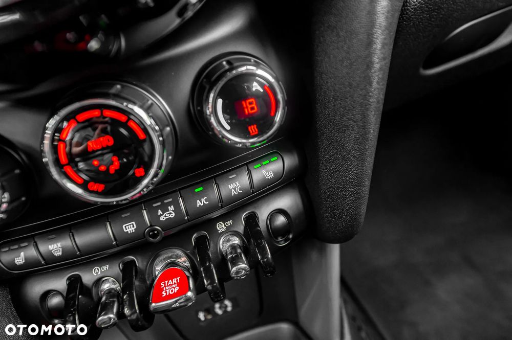 MINI Cooper Essential Trim - 29
