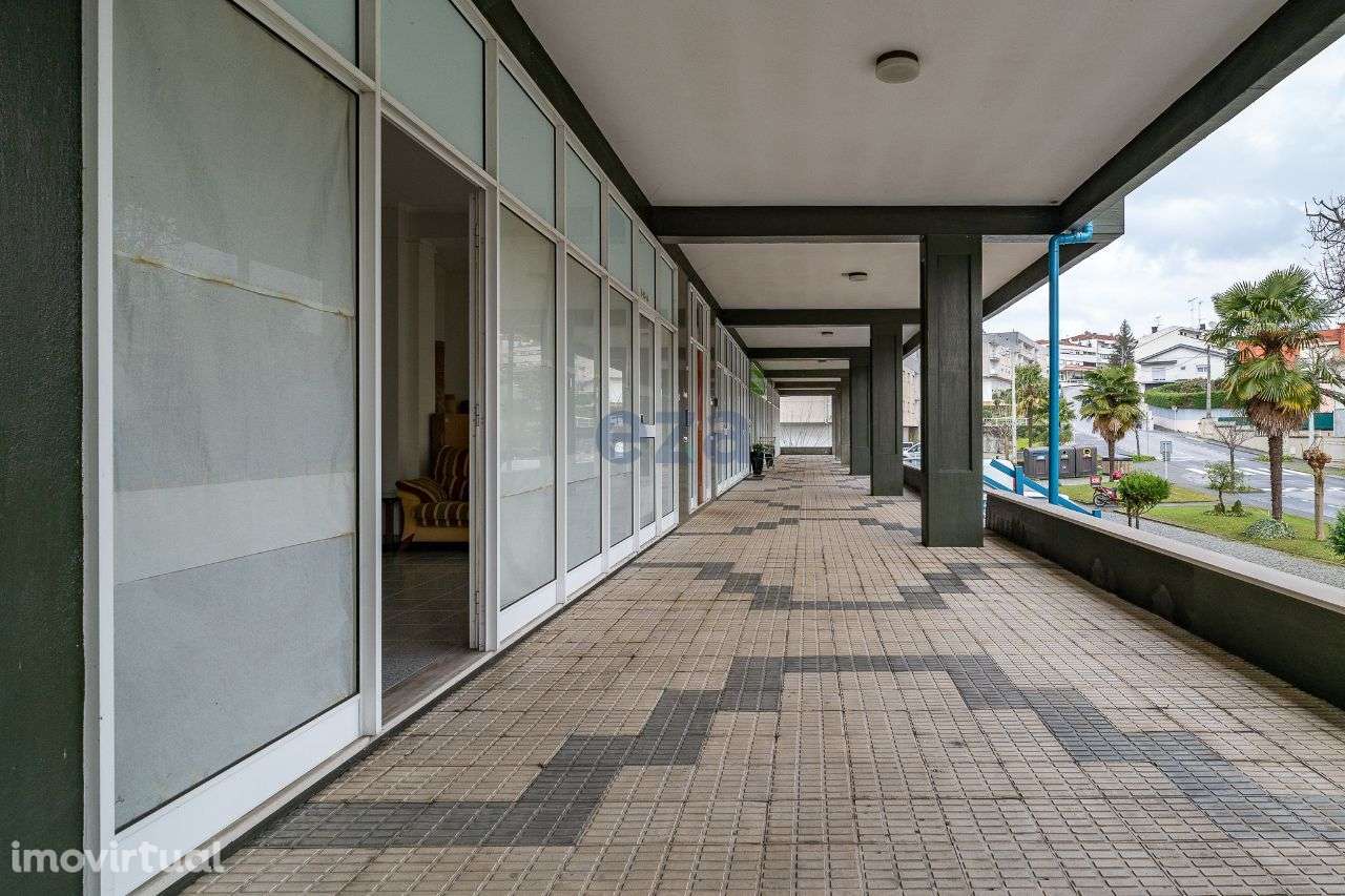 Loja, 169 m², Candoso São Tiago e Mascotelos - Grande imagem: 5/32