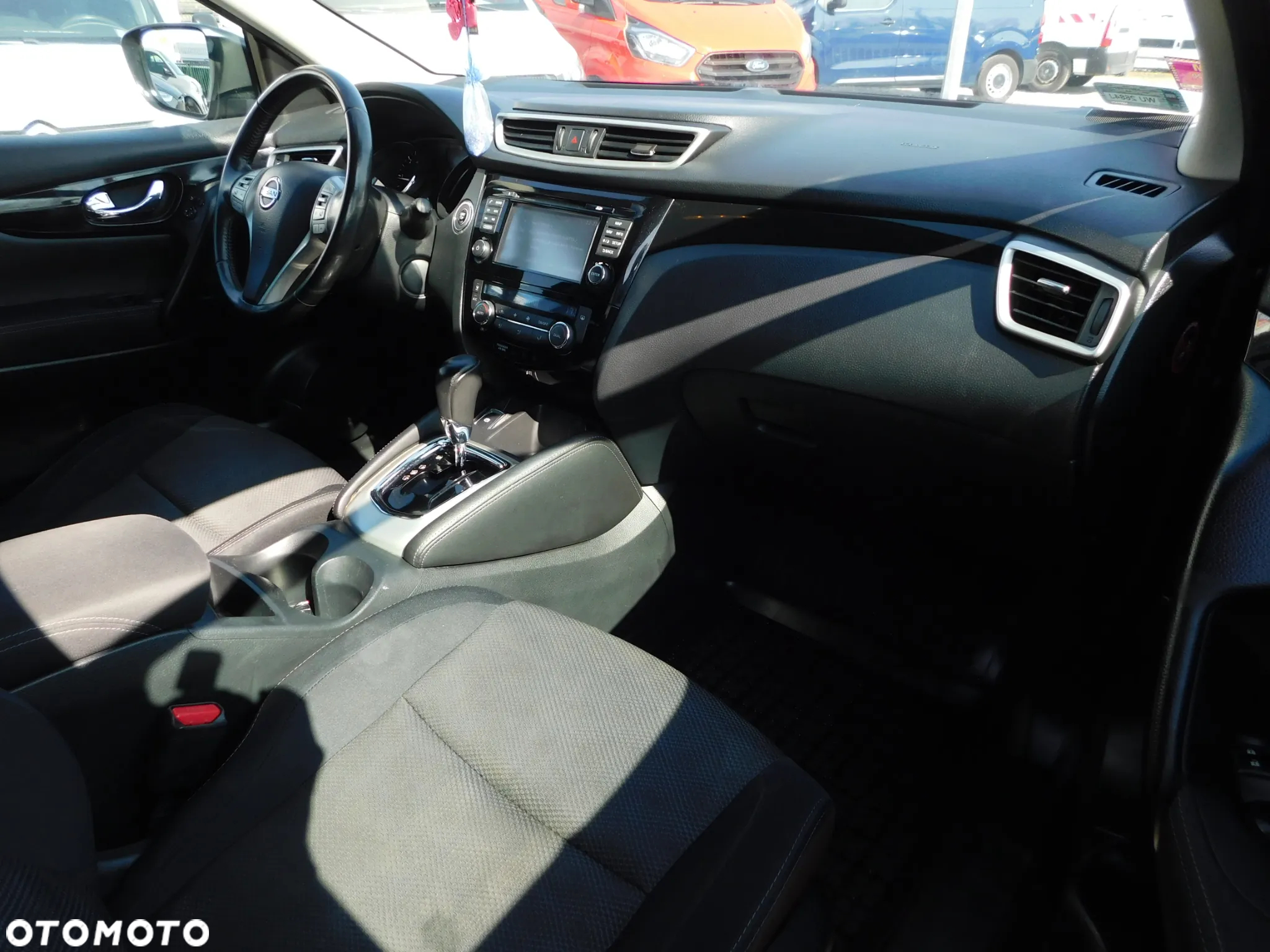 Nissan Qashqai 1.6 DCi N-Connecta Xtronic - 8