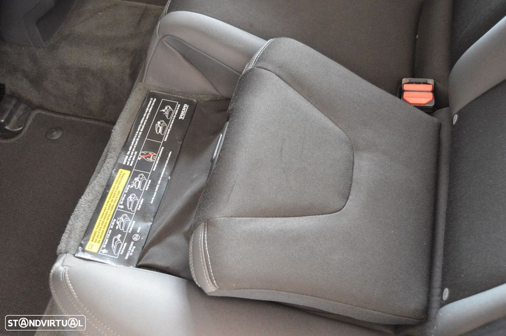 Volvo V60 1.6 D2 Drive Momentum Powershift Start/Stop - 26