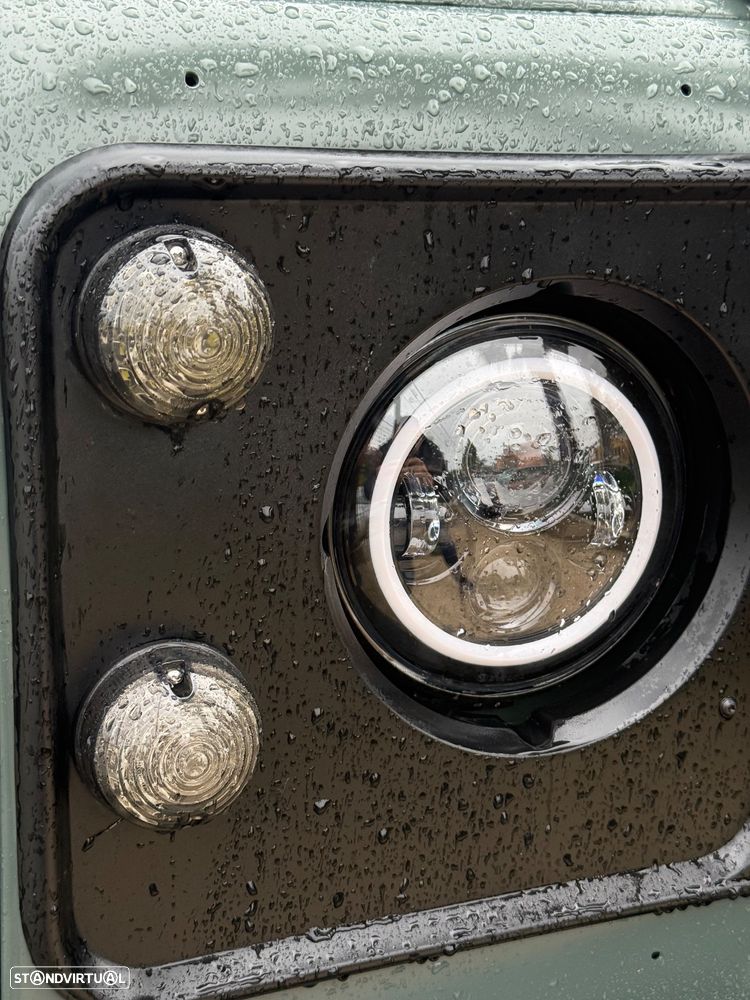 Land Rover Defender 110 SE - 47