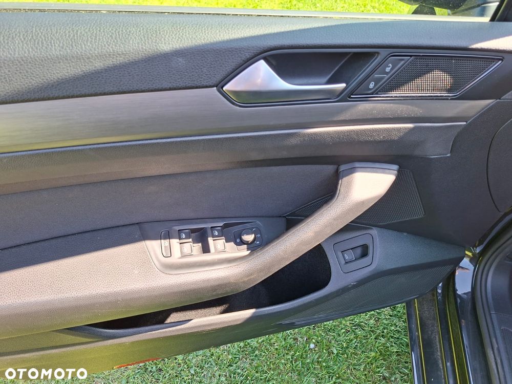 Volkswagen Passat Variant 2.0 TDI BMT Trendline - 7