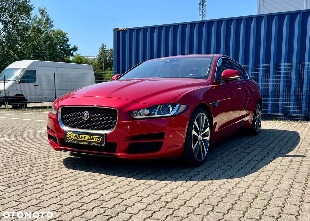 Jaguar XE 2.0 P250 R-Dynamic HSE - 4