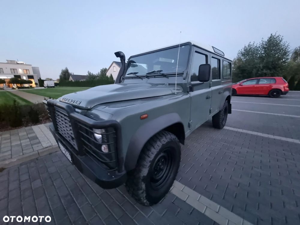 Land Rover Defender - 25
