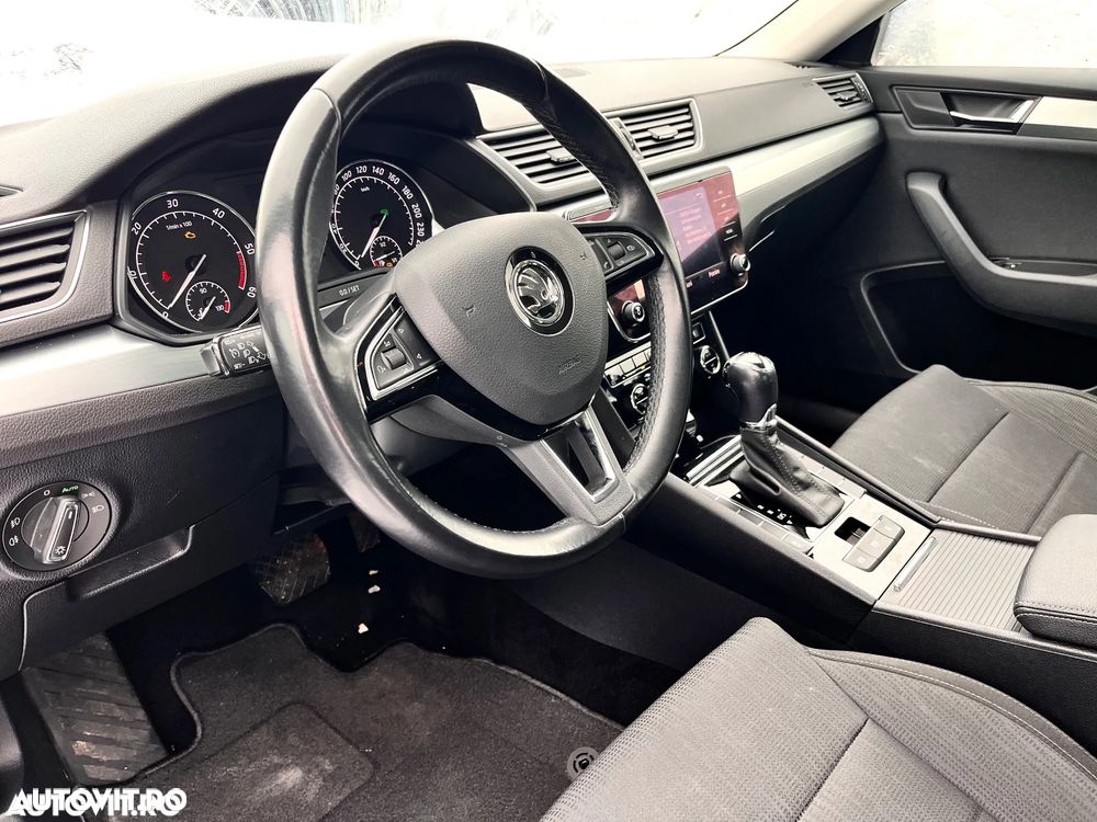 Skoda Superb 2.0 TDI DSG Sportline - 13