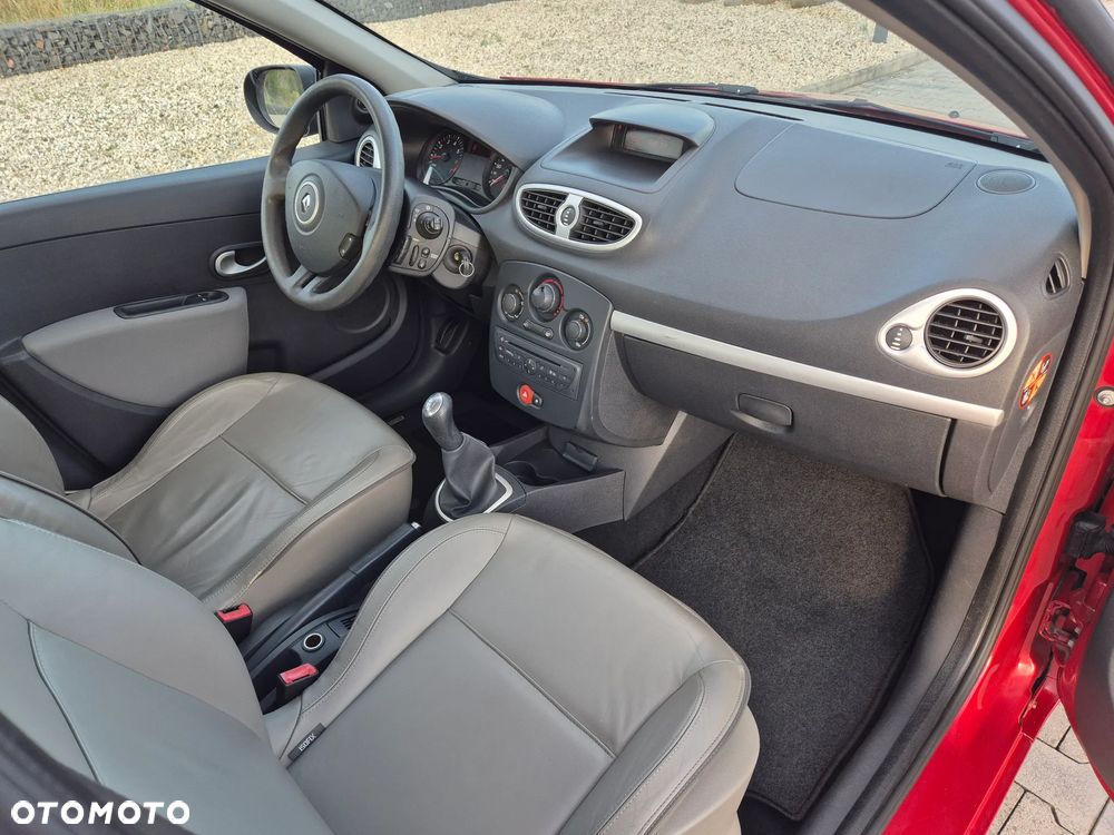 Renault Clio 1.2 16V Authentique - 31