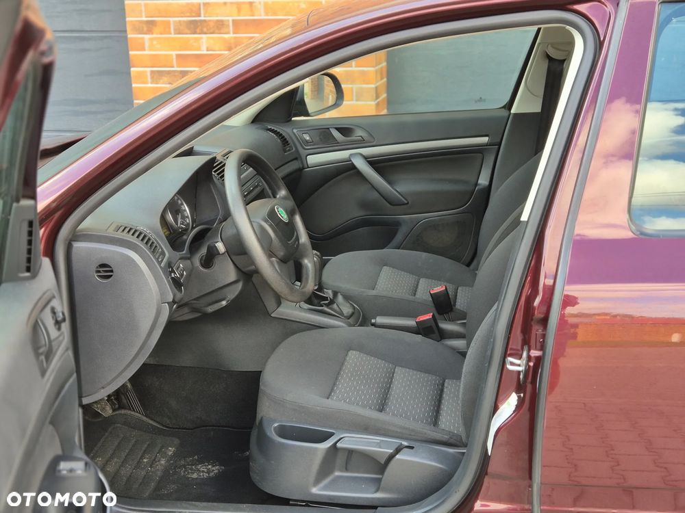 Skoda Octavia 1.6 Combi - 21