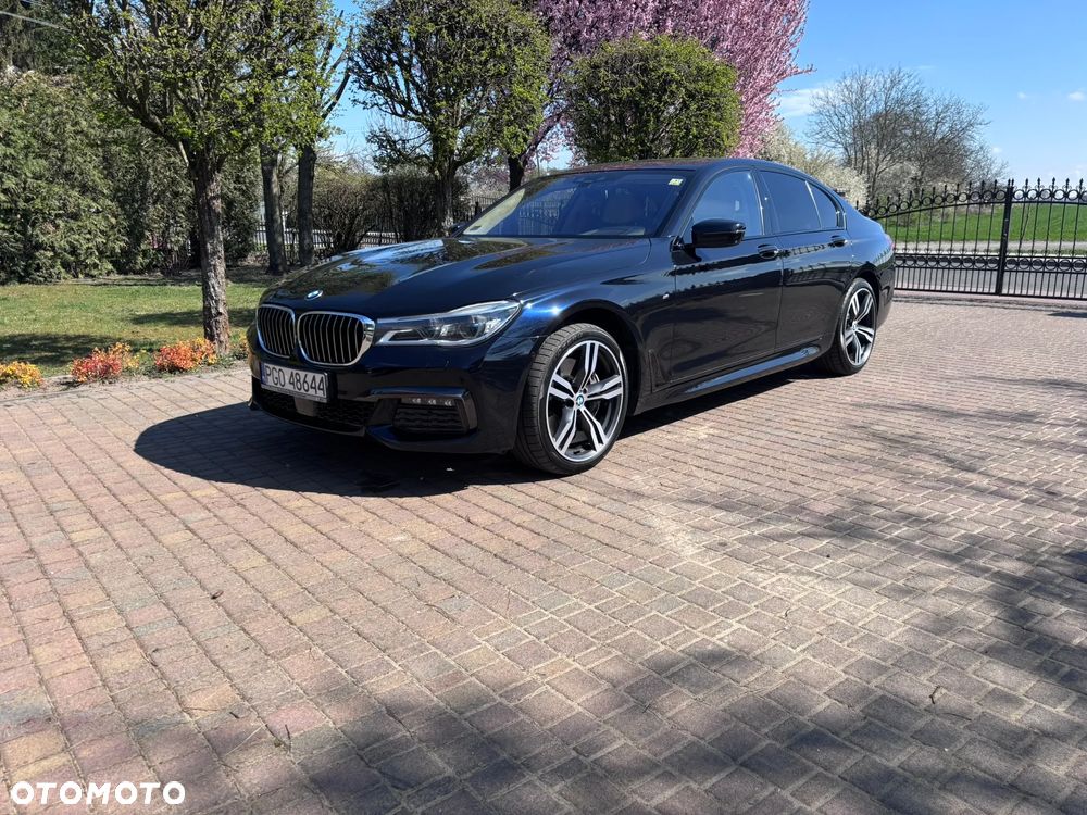 BMW Seria 7 750i xDrive - 1