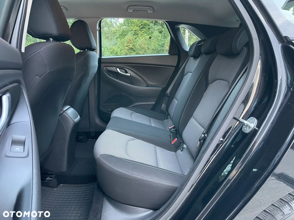 Hyundai i30 1.5 DPI Classic + - 23