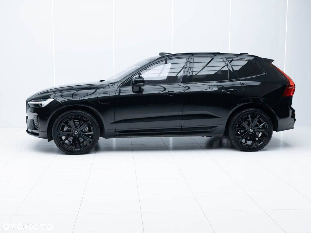 Volvo XC 60 T6 Plug-In Hybrid AWD Plus Black Edition - 4