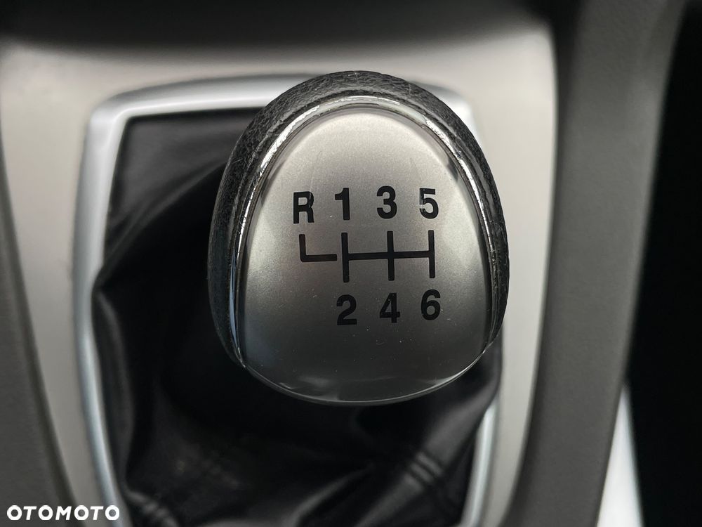 Ford Kuga 2.0 TDCi 2x4 Champions Edition - 12