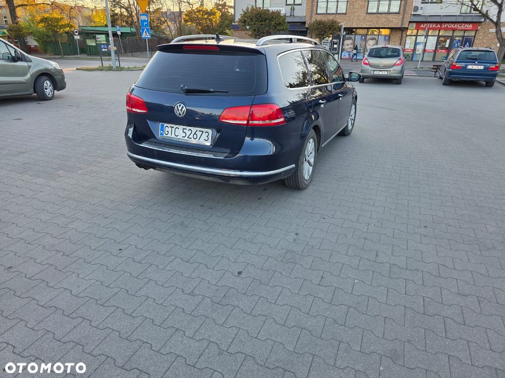 Volkswagen Passat - 4