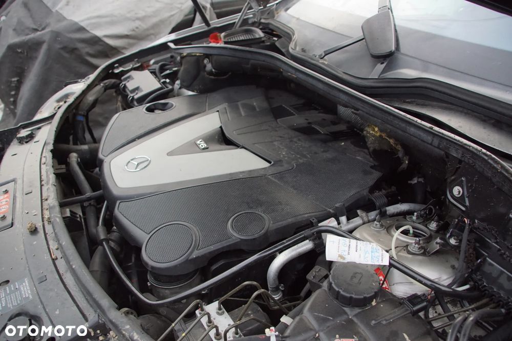 Auto na części - Mercedes ML W164 320 CDI 3.0 CDI 224 KM 642940 OM642 722902 723 2008R Silnik Skrzynia Drzwi Maska Klapa Zderzak Szyba Klamka Lampa Deska Kokpit Sterownik Moduł Czujnik Licznik Kierownica Wyświetlacz Panel - 17