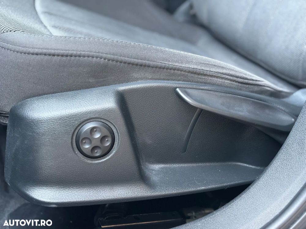 Audi A4 Avant 2.0 40 TDI quattro S tronic Advanced - 30