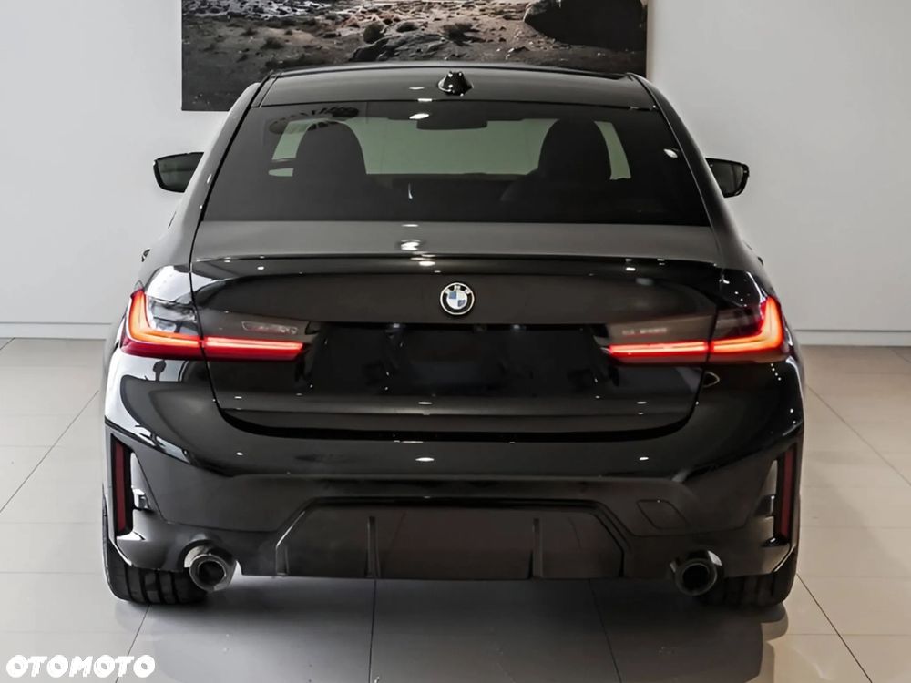 BMW Seria 3 330i xDrive M Sport - 4