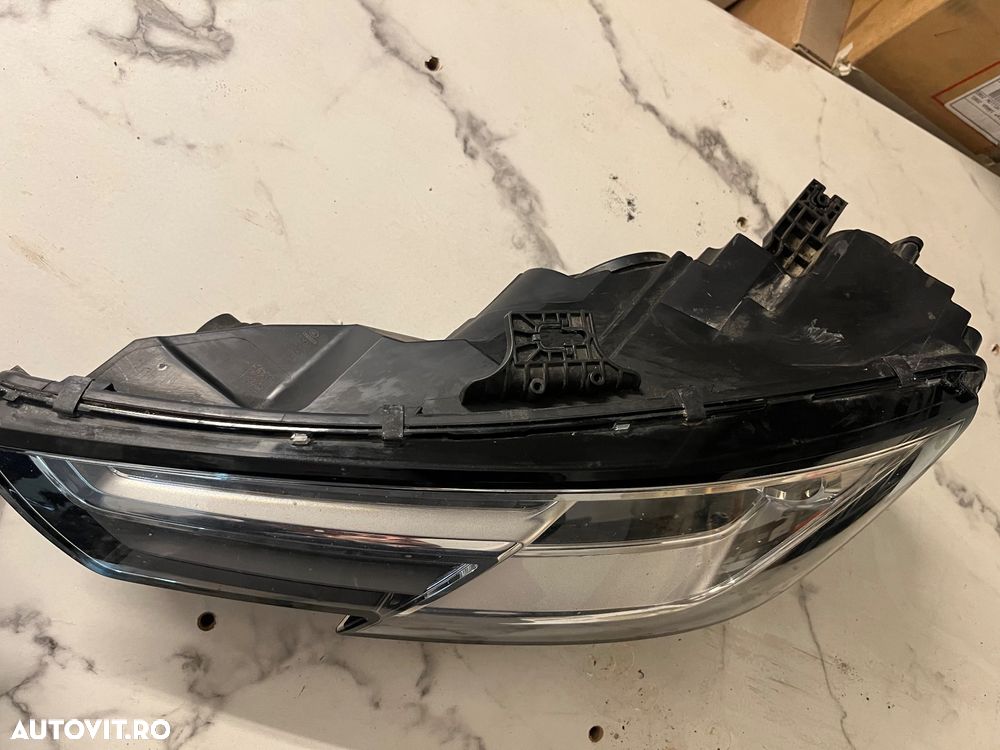 Far Bixenon stanga sau dreapta Audi A4 B9 2017 - 8