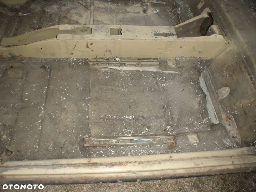 karoseria błotnik poszycie dach ćwiartka buda słupek nadkole 126p maluch - 9