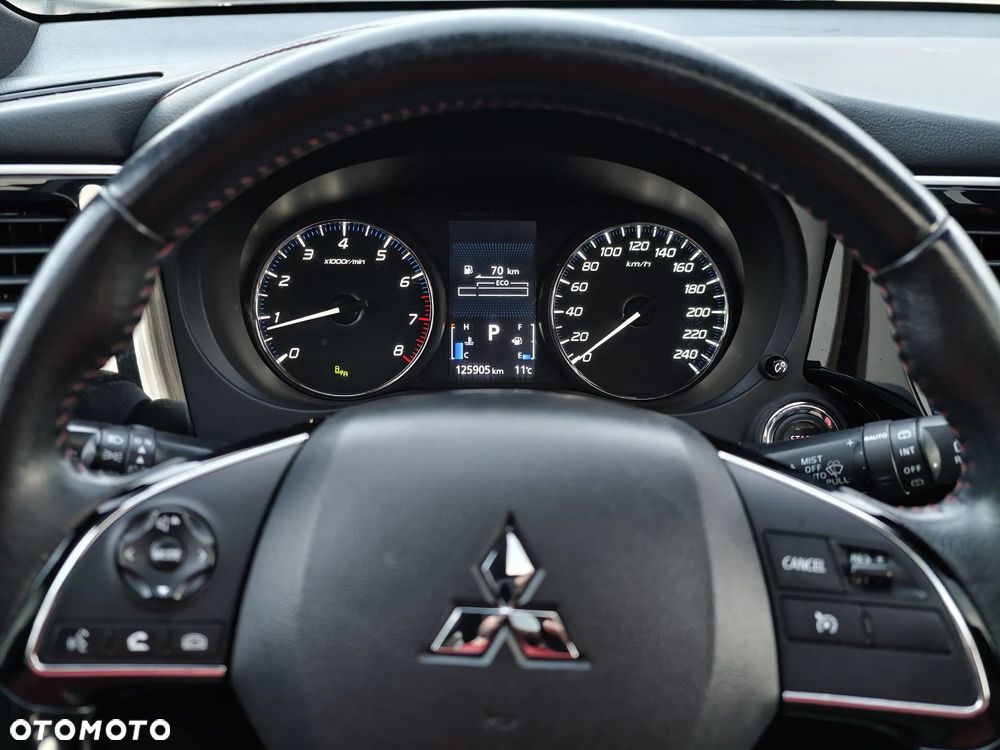 Mitsubishi Outlander 2.4 4WD CVT Intense - 18