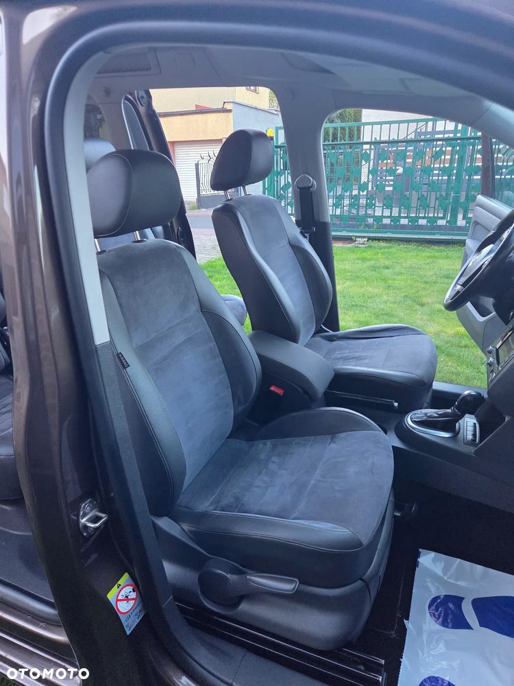 Volkswagen Caddy Highline DSG - 17