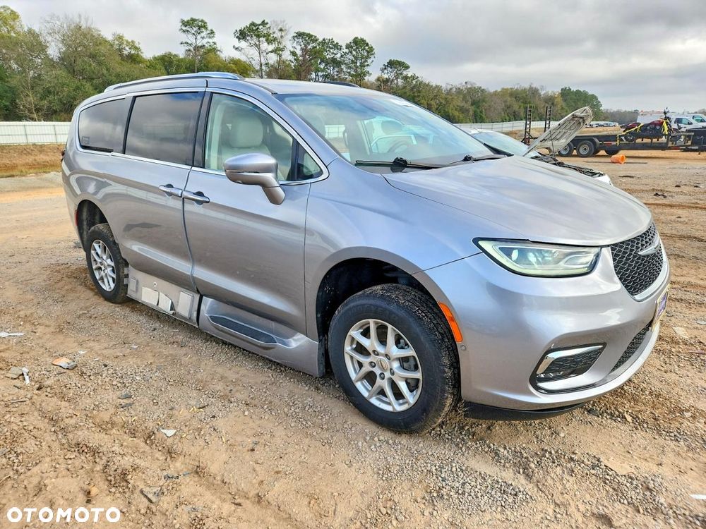 Chrysler Pacifica - 5