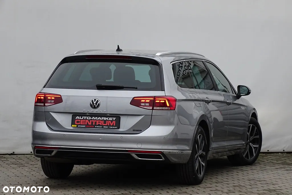 Volkswagen Passat Variant 2.0 TDI SCR DSG 4Motion Elegance - 14