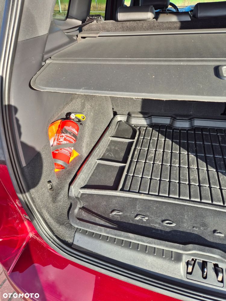 Ford Kuga 2.0 TDCi 4x4 ST-Line - 24