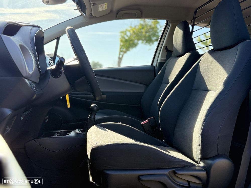 Toyota Yaris Bizz - 5