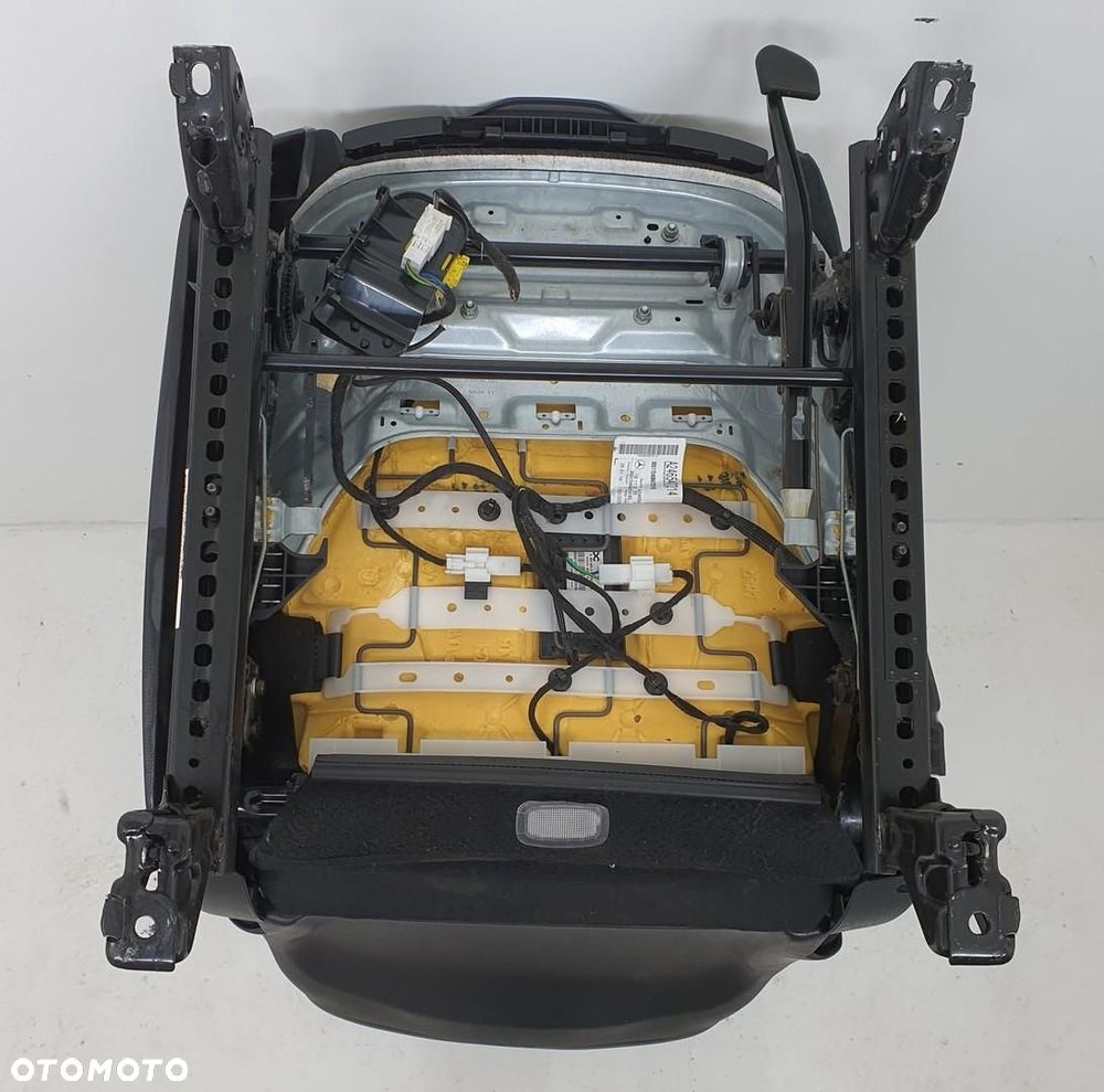 FOTEL PRAWY PRZÓD PRZEDNI PASAŻERA SKÓRA GRZANY MERCEDES W246 EUROPA - 12