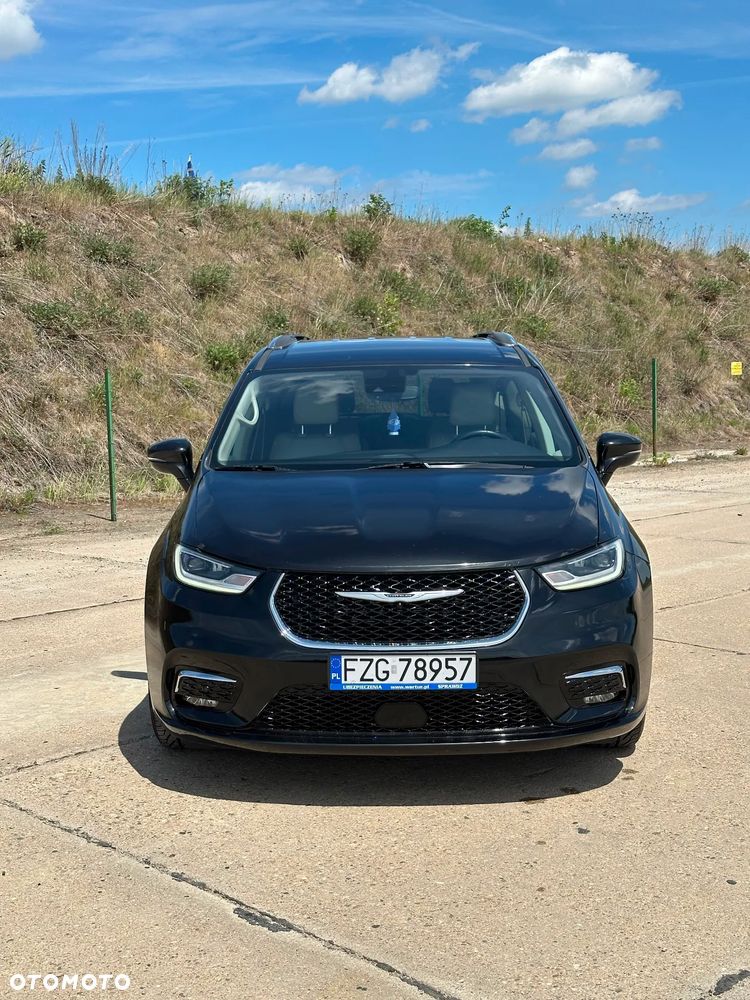 Chrysler Pacifica - 1