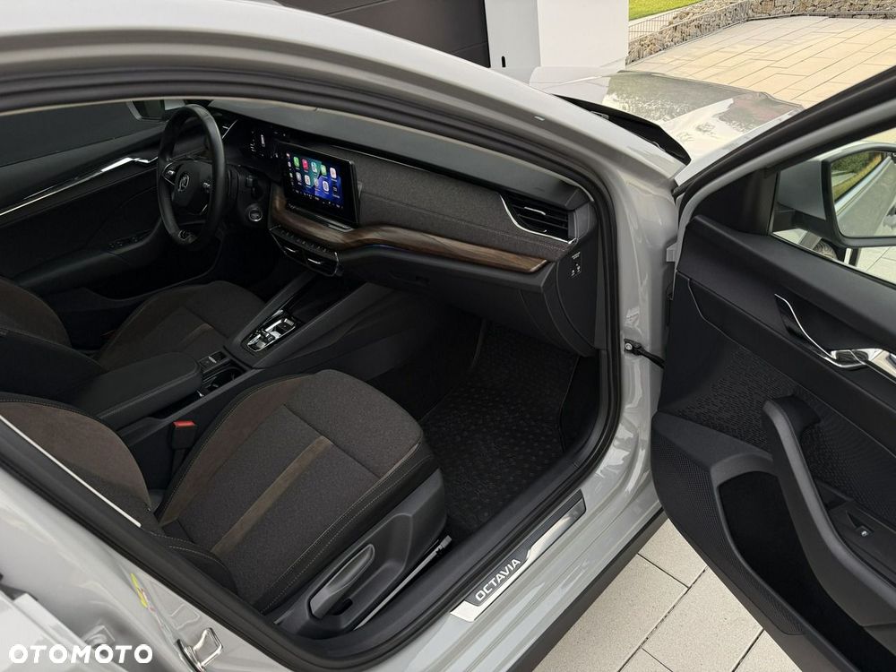 Skoda Octavia 2.0 TDI DSG 4x4 Scout First Edition - 29