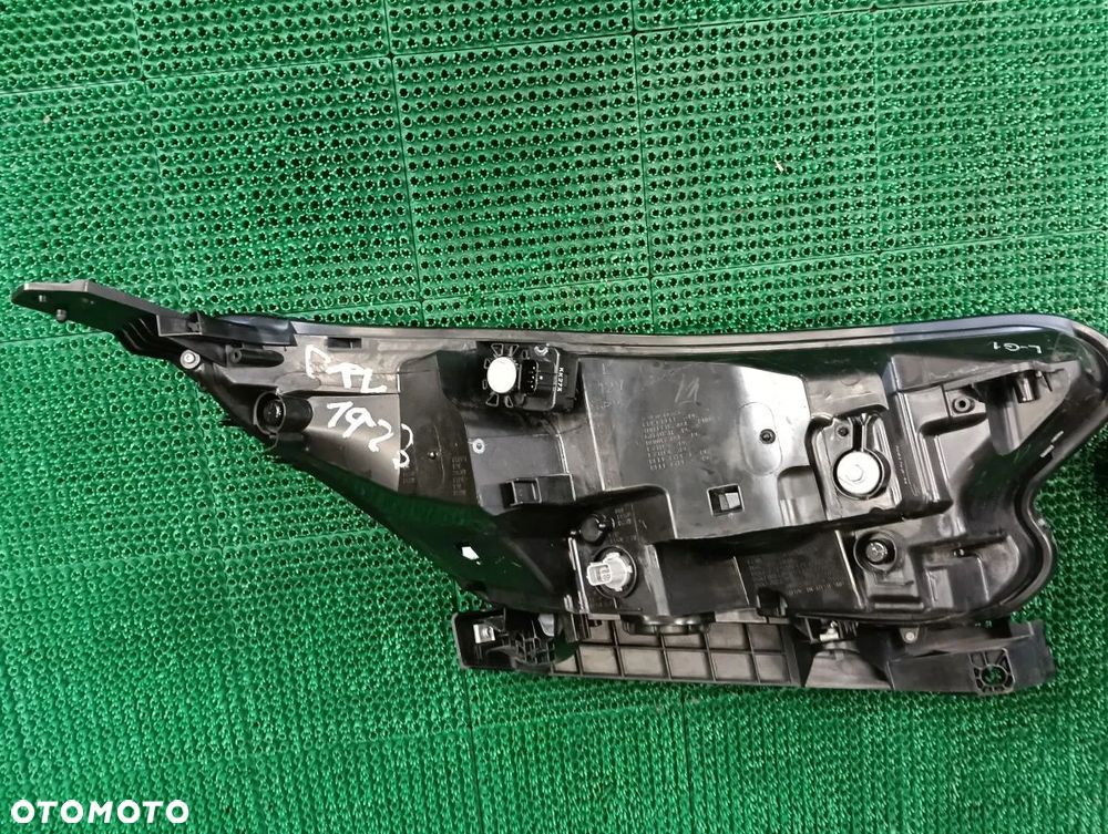 HONDA CR-V 19-23r Lampa Przód Prawy i Lewy - 19