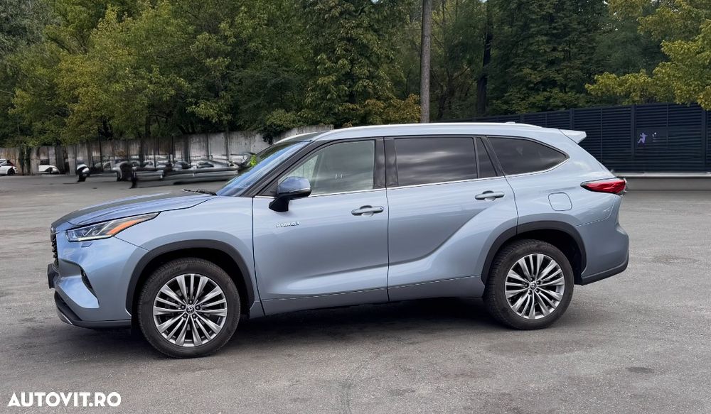 Toyota Highlander 2.5 L Hybrid Dynamic Force 248CP Exclusive Metallic - 4