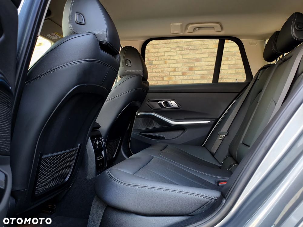BMW Seria 3 - 35