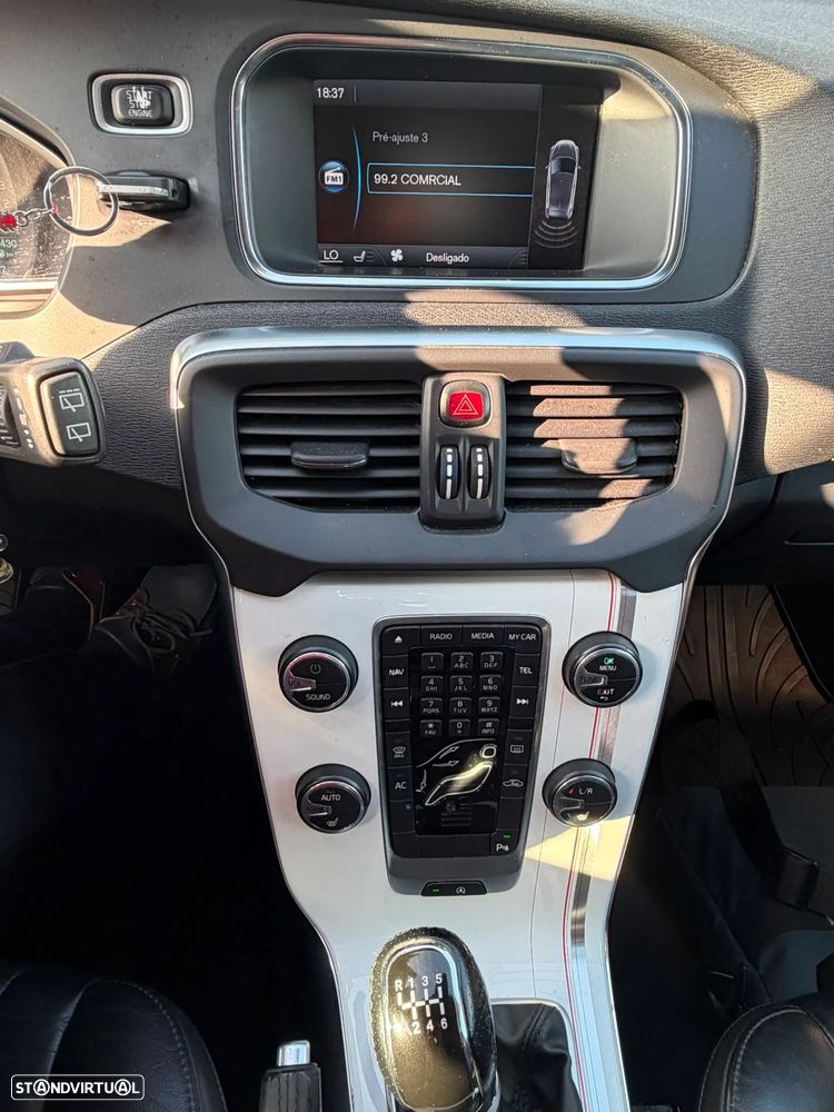 Volvo V40 D2 - 9