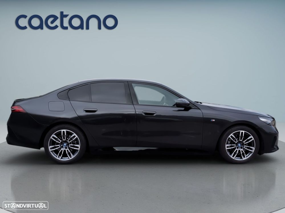 BMW 530 e Pack Desportivo M - 9