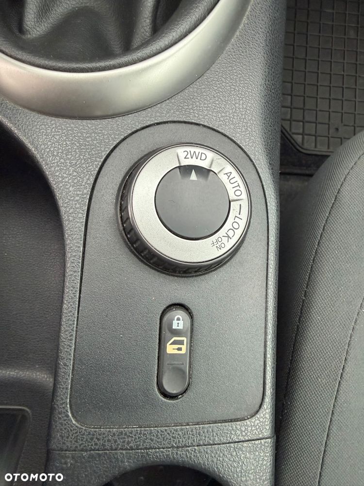 Nissan Qashqai 2.0 4 x 4 visia - 12