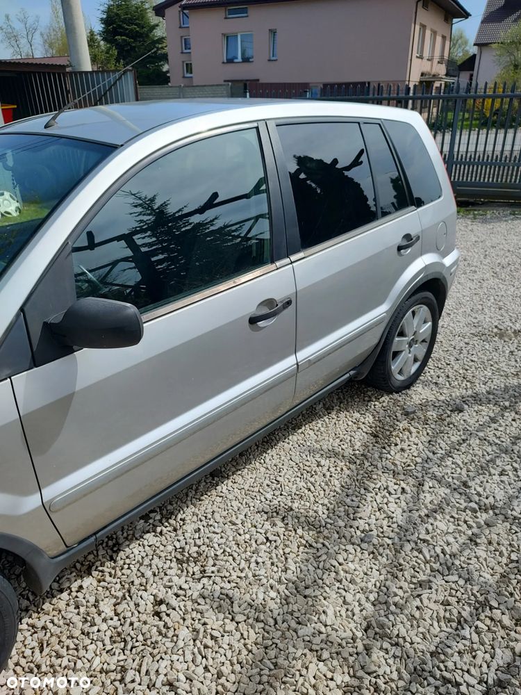 Ford Fusion 1.6 + - 5