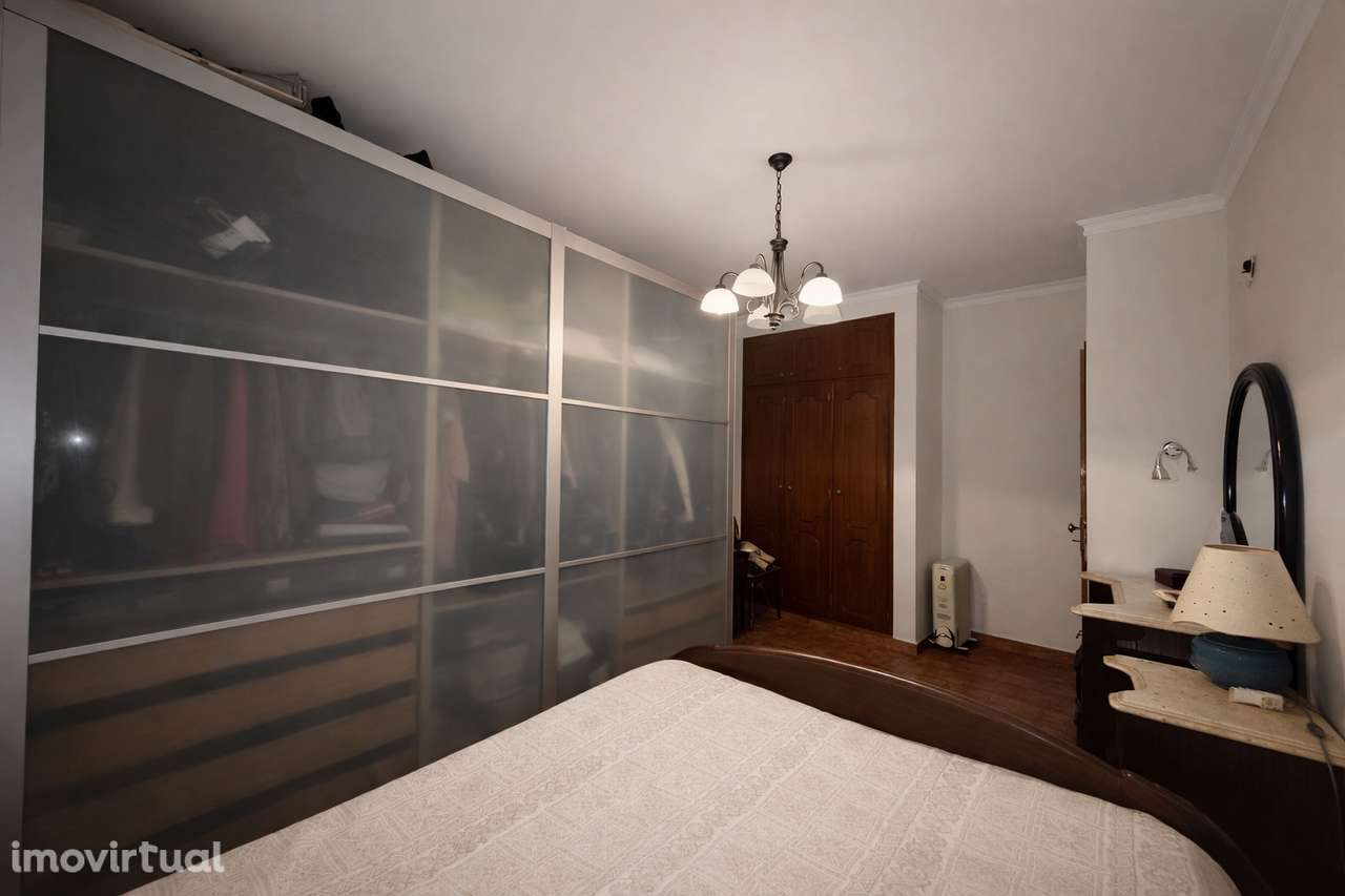 Moradia T10 multifuncional com espaço comercial | Estação a 2 minutos - Grande imagem: 3/48