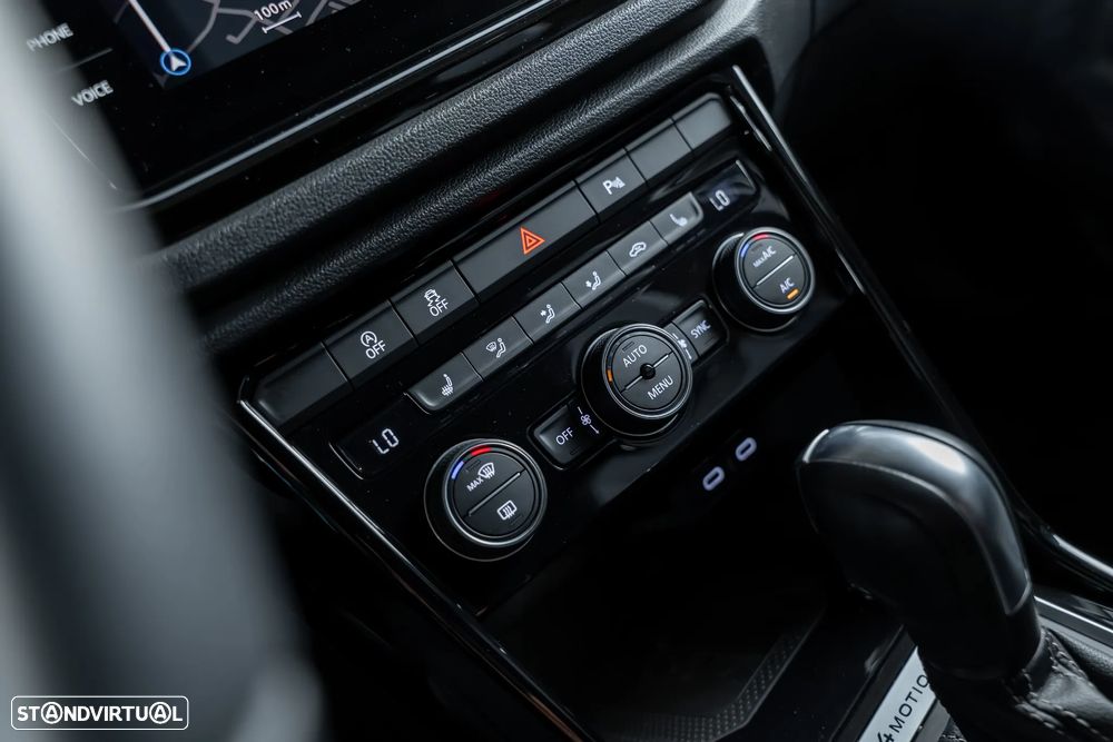 VW T-Roc R 2.0 TSI 4M DSG - 17