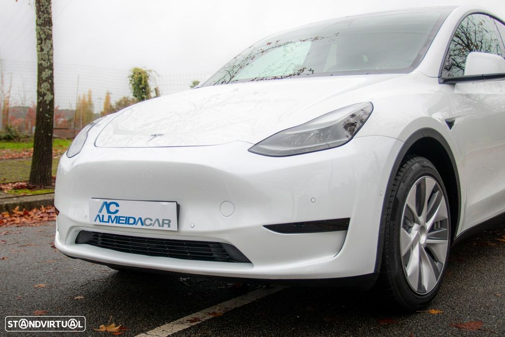 Tesla Model Y RWD - 13