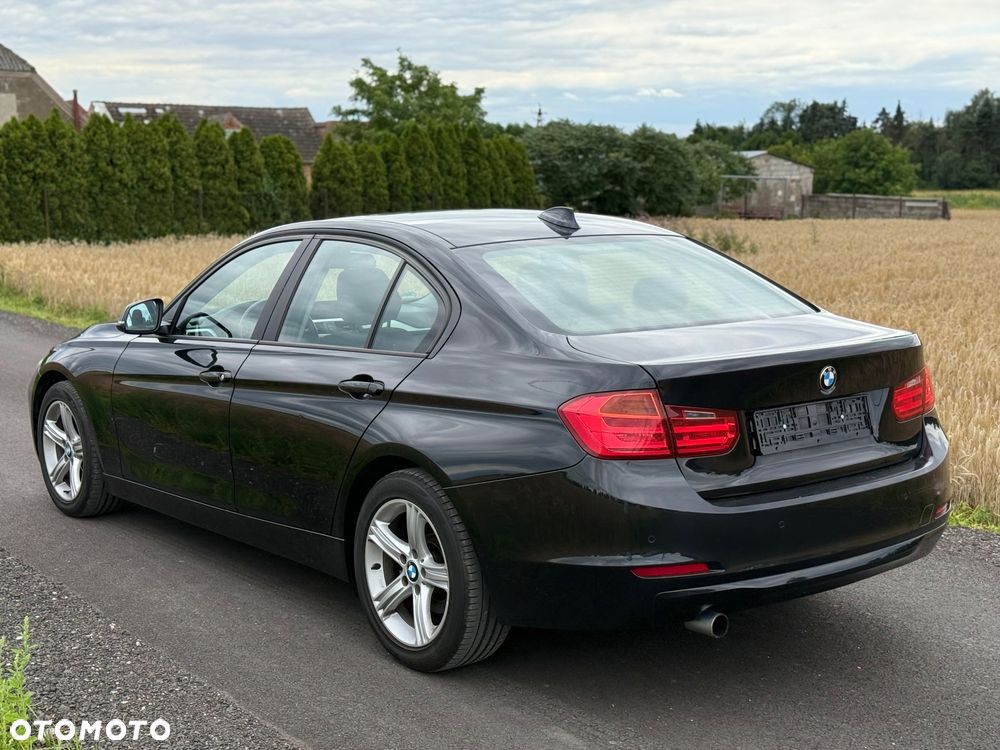 BMW Seria 3 316i - 5