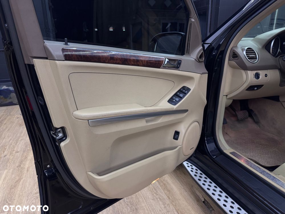 Mercedes-Benz ML - 27